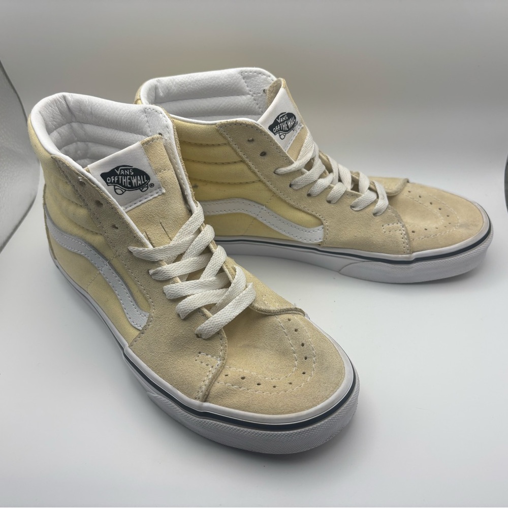 Vans Sk8-Hi Light Yellow Suede Canvas High Top Sneakers Women’s 7 / Men’s 5.5